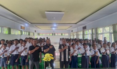 Pencegahan-Sejak-Dini,-Satresnarkoba-Polres-TTS-Edukasi-156-Siswa-Baru-SMKN-2-Soe-tentang-Bahaya-NAPZA-(Narkotika,-Psikotropika,-dan-Zat-Adiktif)