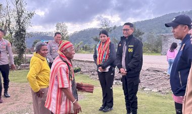 Kapolres-TTS-Tinjau-Lokasi-Penanaman-Bawang-Putih-hingga-Cek-Jalur-Touring-Wakapolda-NTT-di-Mollo-Utara