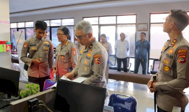 Pastikan-Layanan-Prima,-Karo-RBP-Stamarena-Polri-Tinjau-Langsung-Pelayanan-Publik-Polres-TTS