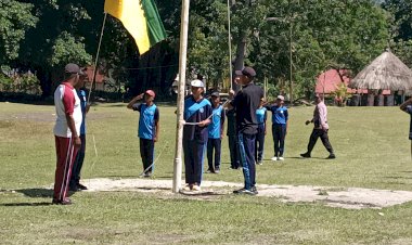 Sambut-HUT-RI-ke-81,-Personel-Polsek-Kuanfatu-Gembleng-25-Anggota-Paskibra-SMA-Negeri-Kuanfatu