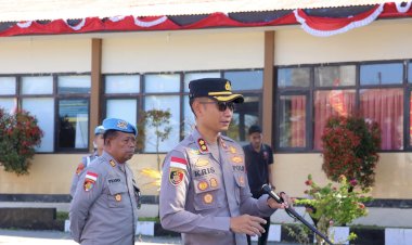 Kapolres-TTS-Periksa-Langsung-Brevet-Baju-Dinas-Para-Kapolsek-Jajaran
