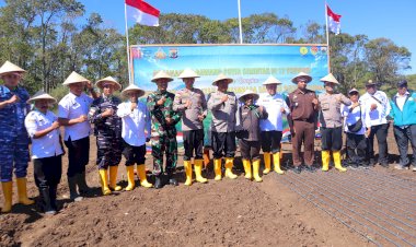 Polda-NTT,-Polres-TTS,-dan-Pemkab-TTS-Gelar-Penanaman-Bawang-Putih-Serentak-Terintegrasi