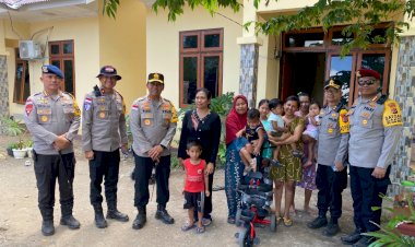 Di-Tengah-Luka-Gempa,-Kapolda-NTT-Hadir-Menguatkan-Keluarga-Besar-Polres-Nagekeo