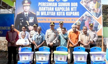 Resmikan-Delapan-Titik-Sumur-Bor,-Kapolda-NTT-Salurkan-Bansos-kepada-Warga-Kelurahan-Belota 