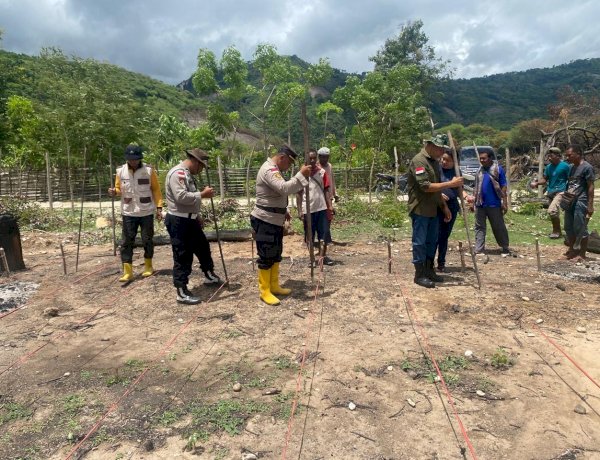 Dukung Program Kapolda NTT “ Gerakan NTT Lumbung Jagung Nasional “, Polres TTS Lakukan Penanaman Jagung di Desa Oetuke
