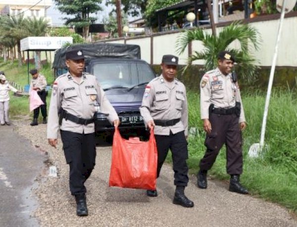 Polres TTS Gelar Aksi Pungut Sampah, Dukung Gerakan Indonesia ASRI