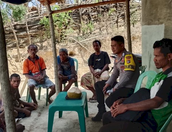 Beri Himbauan Kamtibmas, Bhabinkamtibmas Desa Naukae, Kec. Kuatnana Lasanakan Sambang ke Masyarakat