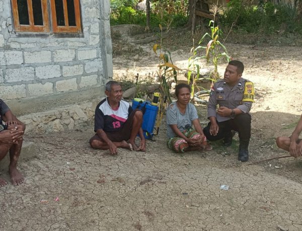 Optimalkan Kondusifitas Wilayah, Bhabinkamtibmas Amanuban Timur Sambang Warga Desa Tliu