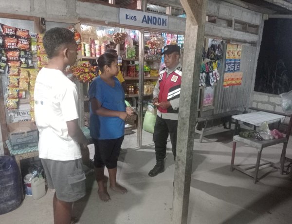 Polsek Kie Laksanakan Patroli Malam: Pantau Situasi Desa Napi dan Pemberitahuan Terkait Keamanan Kendaraan