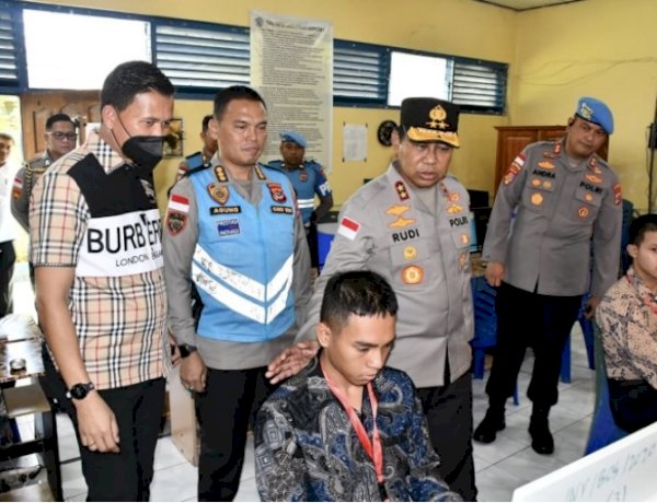 Jangan Percaya Calo!” Pesan Tegas Kapolda NTT Saat Tinjau Seleksi Taruna AKPOL 2026 di Kupang