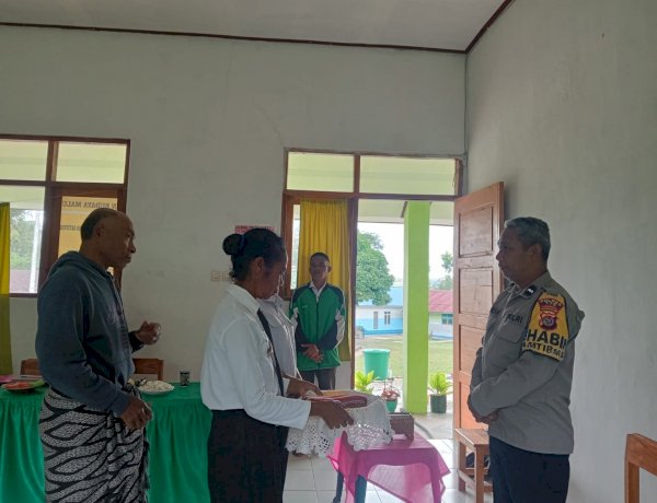 Bhabinkamtibmas Desa Ofu, Monitoring Pelaksanaan Ujian di SD Inpres Nifubia, Ajak Sinergi Jaga Kamtibmas di Lingkungan Sekolah