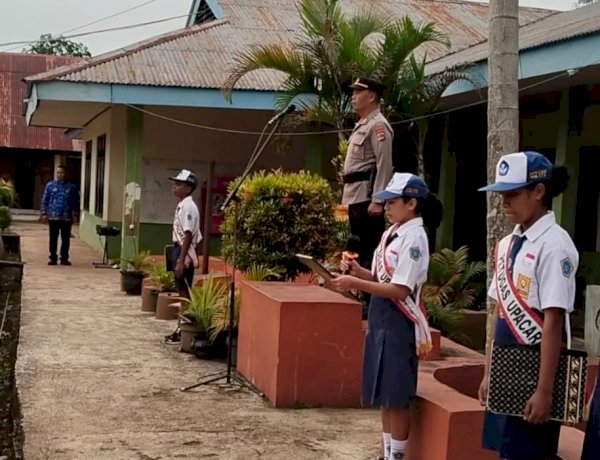 Kasat Binmas Polres TTS Jadi Inspektur Upacara, Tanamkan Karakter dan Kesadaran Hukum di SMP Negeri 3 Soe