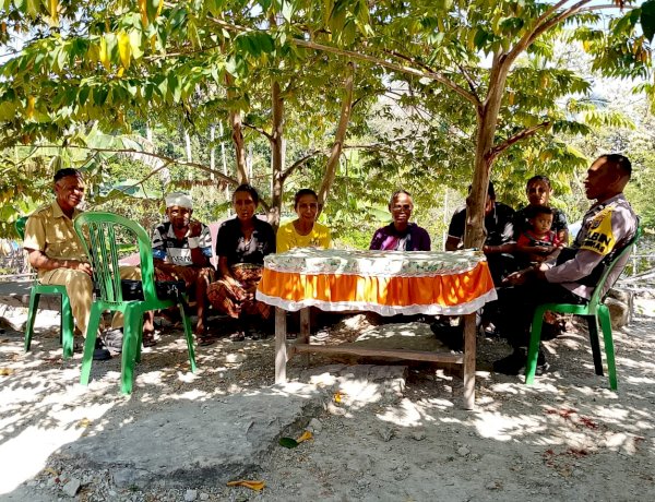 Gencarkan Patroli di Dusun II Fatumnasi, Bhabinkamtibmas Polsek Noebana Sosialisasikan Pencegahan TPPO dan Perjudian