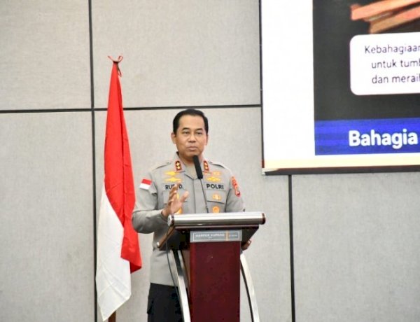 Satu Kapal Menuju Generasi Emas, Polda NTT Gelar Seminar The Art of Smart Parenting Sambut HUT Bhayangkara ke-80 dan HKGB ke-74