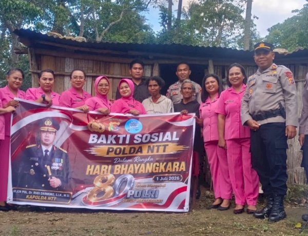 Sambut Hari Bhayangkara Ke-80, Polsek Amanuban Tengah Salurkan Bansos ke Warga Desa Nobi-nobi
