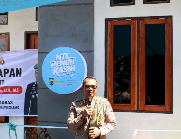 Sentuhan Kasih Polri, Kapolres TTS Serahkan Bantuan Rumah Harapan Kapolda NTT untuk Warga Kolbano