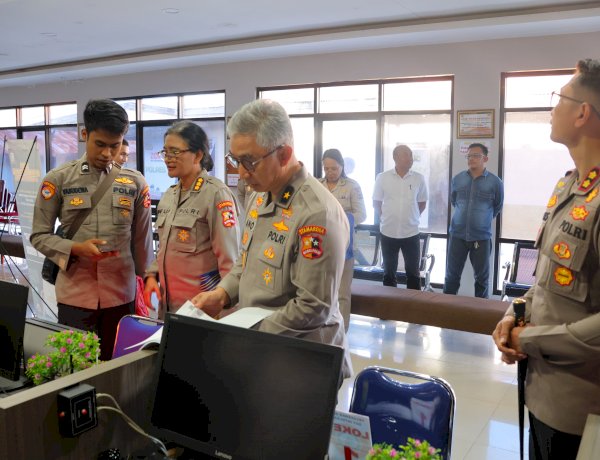 Pastikan Layanan Prima, Karo RBP Stamarena Polri Tinjau Langsung Pelayanan Publik Polres TTS