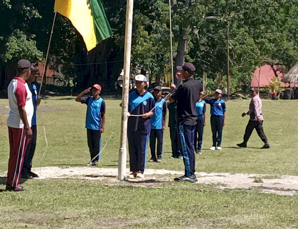 Sambut HUT RI ke-81, Personel Polsek Kuanfatu Gembleng 25 Anggota Paskibra SMA Negeri Kuanfatu