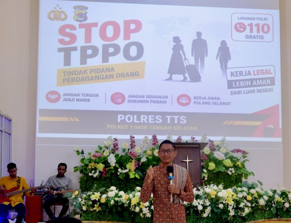 Komitmen Kapolda NTT Cegah Kekerasan Perempuan dan Anak serta Perdagangan Orang, Kapolres TTS berikan himbauan di gereja Mawar Saron Soe