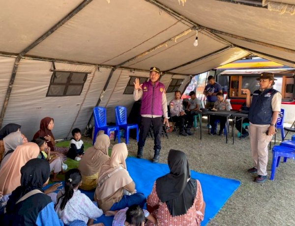 Polda NTT Hadir untuk Warga Terdampak Gempa Sikka, Gelar Terapi USEFT