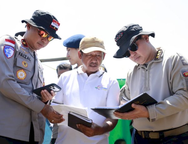 Wakapolda NTT Dampingi Astamaops Kapolri Tinjau Posko Pengungsian Korban Gempa di Reo