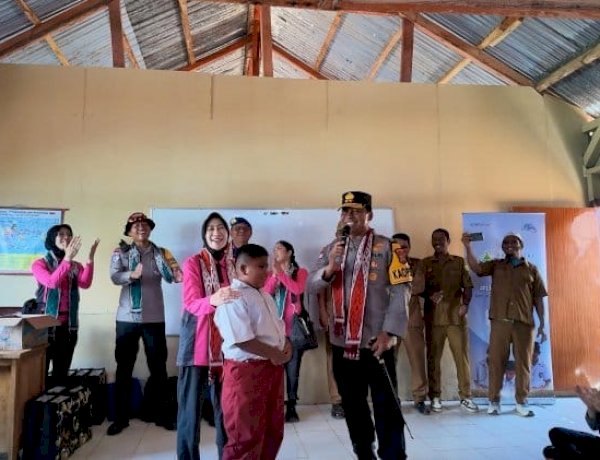 Kapolda NTT Resmikan Revitalisasi MI Al-Hidayah di Pulau Kukusan, Salurkan Bantuan Pascagempa