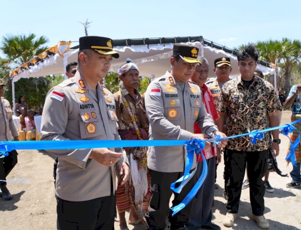 Disambut Tangis Haru Masyarakat Desa Benu Takari, Kapolda NTT Resmikan Sumur Bor di Desa Benu