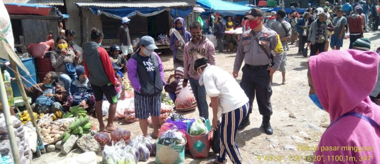 Patroli Dialogis  ke  Pasar Mingguan, Bhabin Beri Imbauan Kamtibmas
