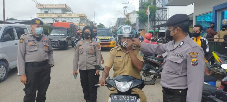Gelar patroli , Personil  Sat Sabhara Polres TTS  Imbau Warga  Taati Prokes