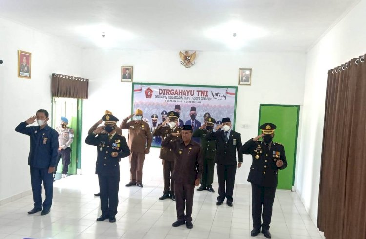 Kapolres TTS Hadiri Upacara  HUT  ke-76 TNI Secara Virtual Di Makodim 1621/TTS  ​​​​​​​