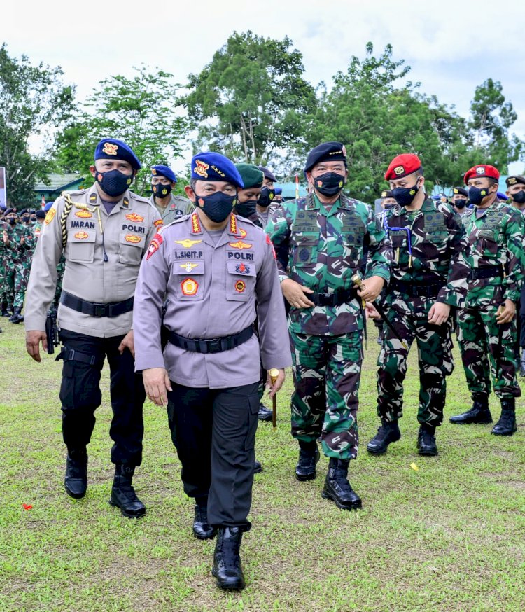 Beri Semangat Prajurit TNI-Polri, Kapolri: Pengabdian Terbaik Kepada Bangsa dan Masyarakat di Papua