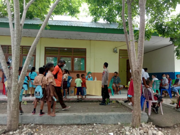 Vaksin Anak, Polsek Amanuban Selatan Terus Melakukan Pemantauan