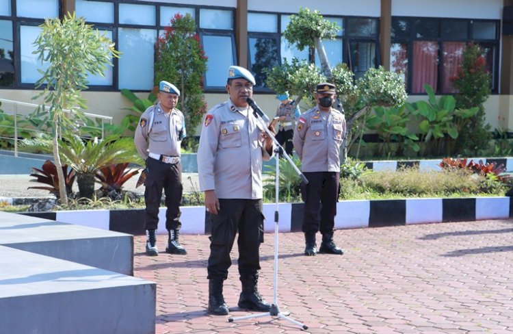 Polisi Belajar, Kasi Propam Polres TTS   Sampaikan Materi   Tentang  Waskat  Dilingkungan Polri