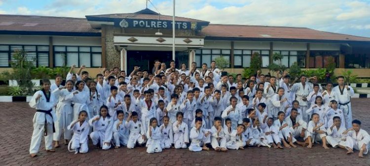107 Taekwondoin termasuk  dojang Polres TTS,  Ikuti UKT