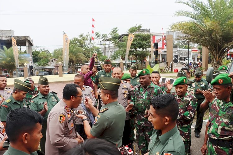Wujud Sinergitas TNI-Polri Yang Makin Kompak,  di Hari Bhayangkara ke-77  Dandim 1621 TTS Dorprise Kejutan Ke Polres TTS