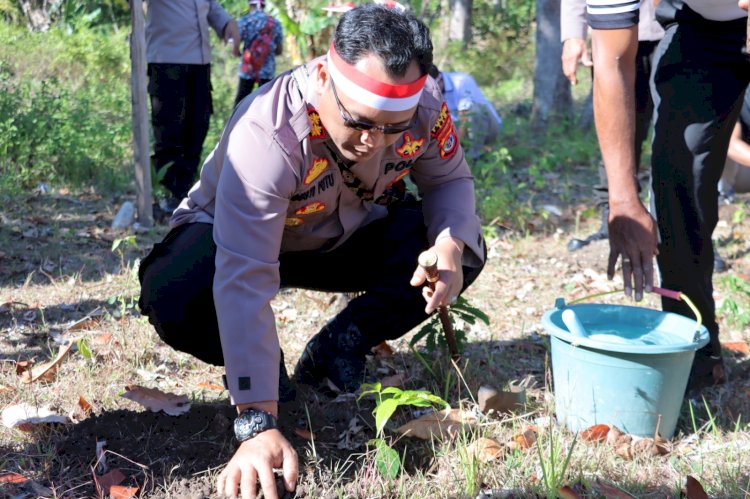 Kapolres TTS Pimpin Penanaman 1000 Pohon
