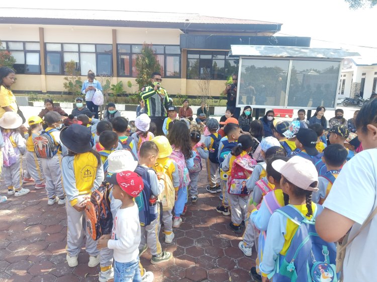 Program Polisi Sahabat Anak, Polres TTS Terima Kunjungan dari Paud Kainos Soe