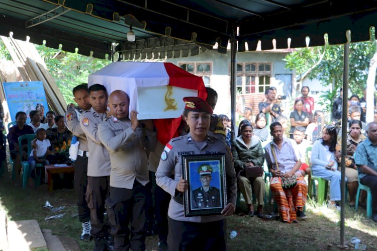 Bentuk Penghormatan, Polres TTS Gelar Upacara Pemakaman Anggota Yang Meninggal Dunia Secara Dinas Polri