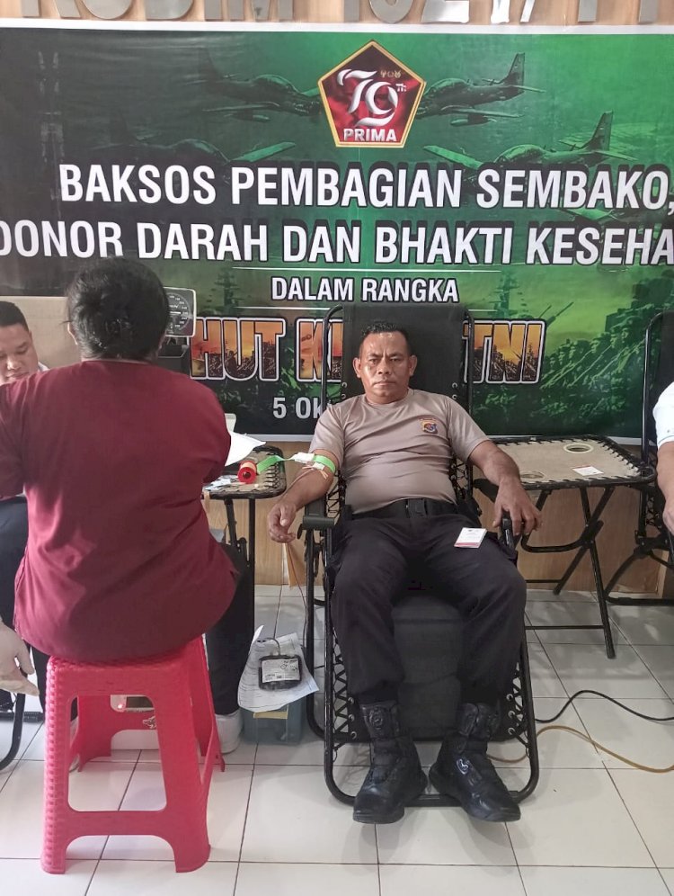 Wujud Nyata Sinergitas TNI-Polri, Personil Polres TTS Turut Serta Mengikuti Kegiatan Aksi Donor Darah Di Kodim 1621/TTS  Dalam Rangka menyambut HUT ke -79 TNI