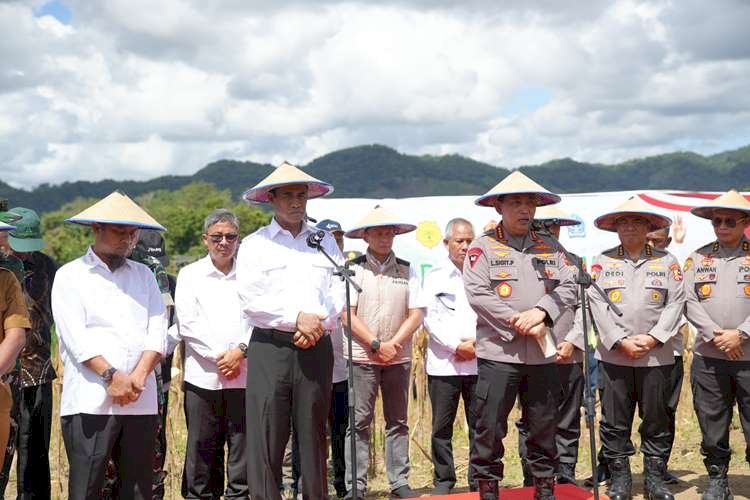 Kapolri-Mentan Panen Raya Jagung di Bone, Dukung Program Ketahanan Pangan Nasional