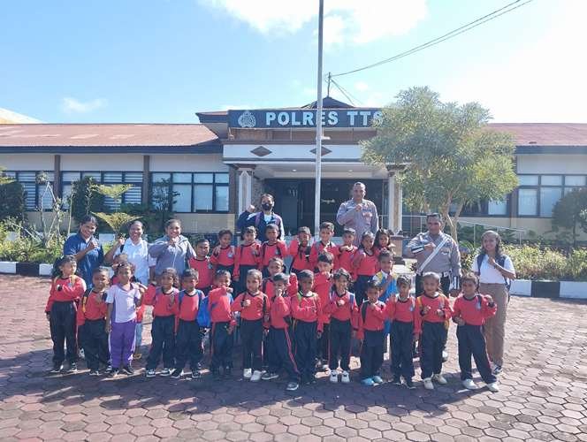 Polisi Sahabat Anak, Polres TTS Terima Kunjungan Dari TK Negeri Kesetnana
