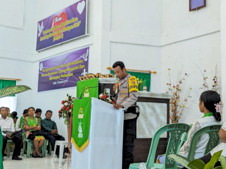 Bhabinkamtibmas Mollo Utara Berikan Pesan Kamtibmas Saat Minggu Kasih