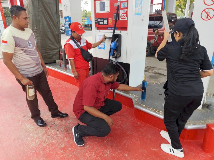 Lakukan Pengawasan Dan Penertiban,  Polres TTS Uji Takaran BBM Subsidi Di SPBU Oenali TTS