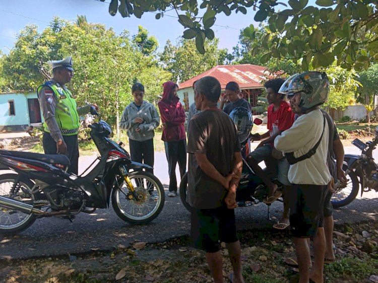 Kanit Kamsel Sat Lantas Polres TTS Laksanakan Imbauan Kamseltibcar Lantas kepada Pengguna Ranmor
