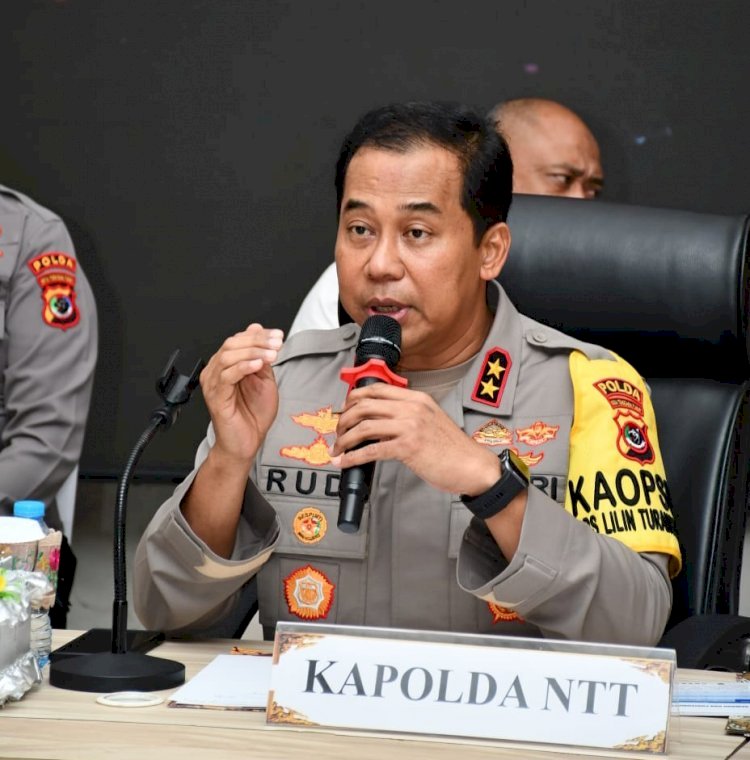 Kapolda NTT Tekankan Transparansi dan Pengabdian dalam Konferensi Pers Akhir Tahun 2025