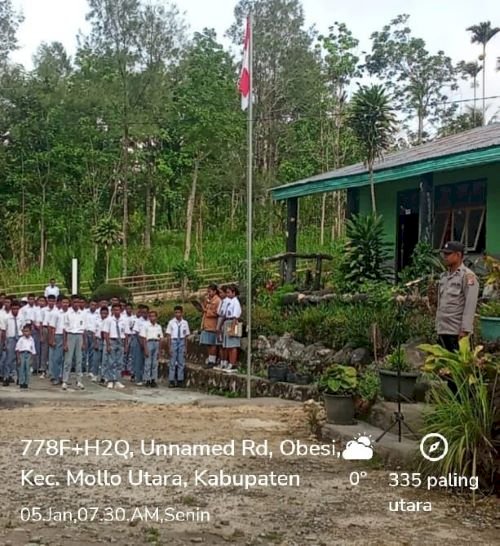 Kanit Binmas Pimpin Upacara Bendera di SMTK Benfomeni, Tekankan Pentingnya Disiplin dan Kekompakan