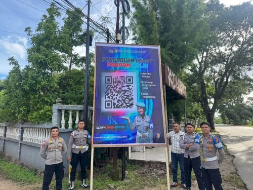 Sosialisasi QR Code Pengaduan Online, Seksi Propam Polres TTS- Polda NTT Pasang Baliho di Seputaran Kota Soe