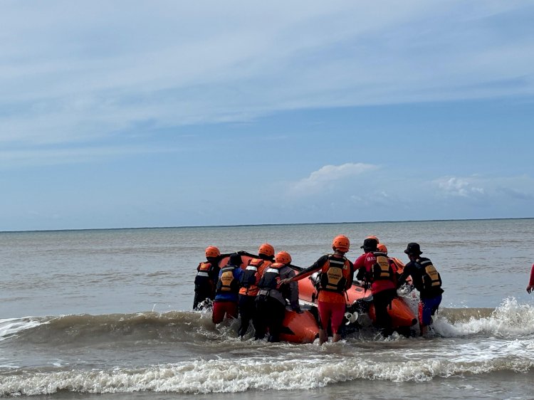 Diduga Terseret Arus Pantai Oetune 5 Hari Tim Gabungan Polres TTS Dan SAR Lakukan Pencarian