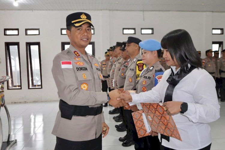 Berprestasi, Polres TTS Beri  Reward  Kepada 7 Personil