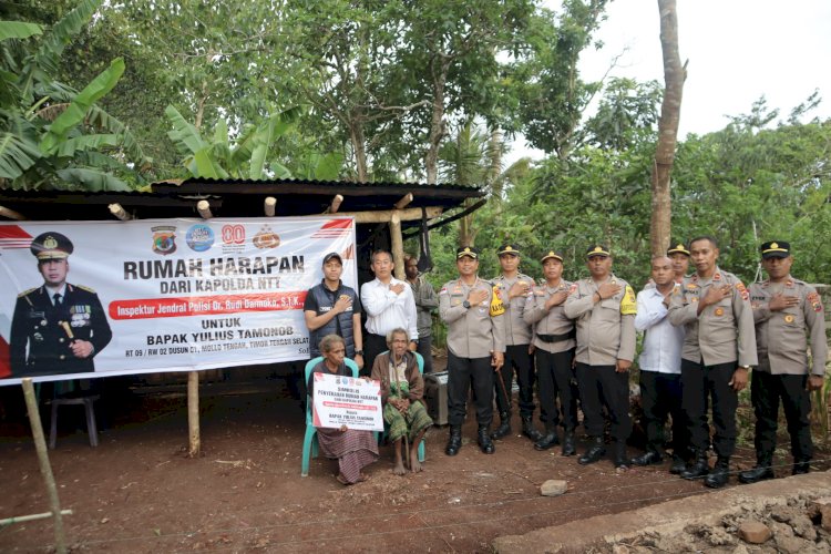 Melalui Program Rumah Harapan Kapolda NTT, Polisi di TTS Bantu Warga Kurang Mampu